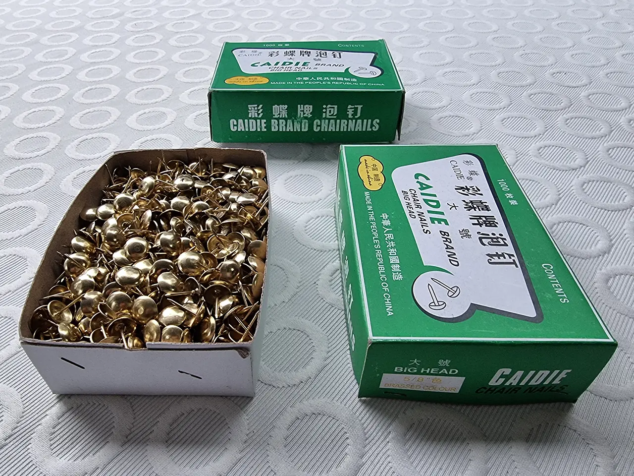 Clavos Dorados